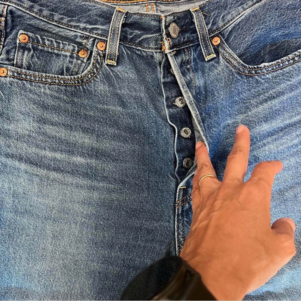 Levi's Ribcage Straight Ankle Jeans - Picture 4 of 8